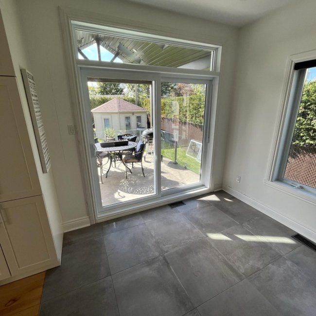 Porte-patio 8 pieds Novatech avec imposte
